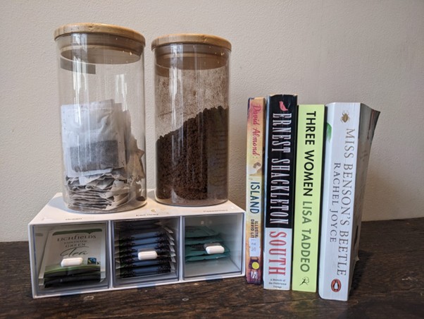 2nd hand book cafe